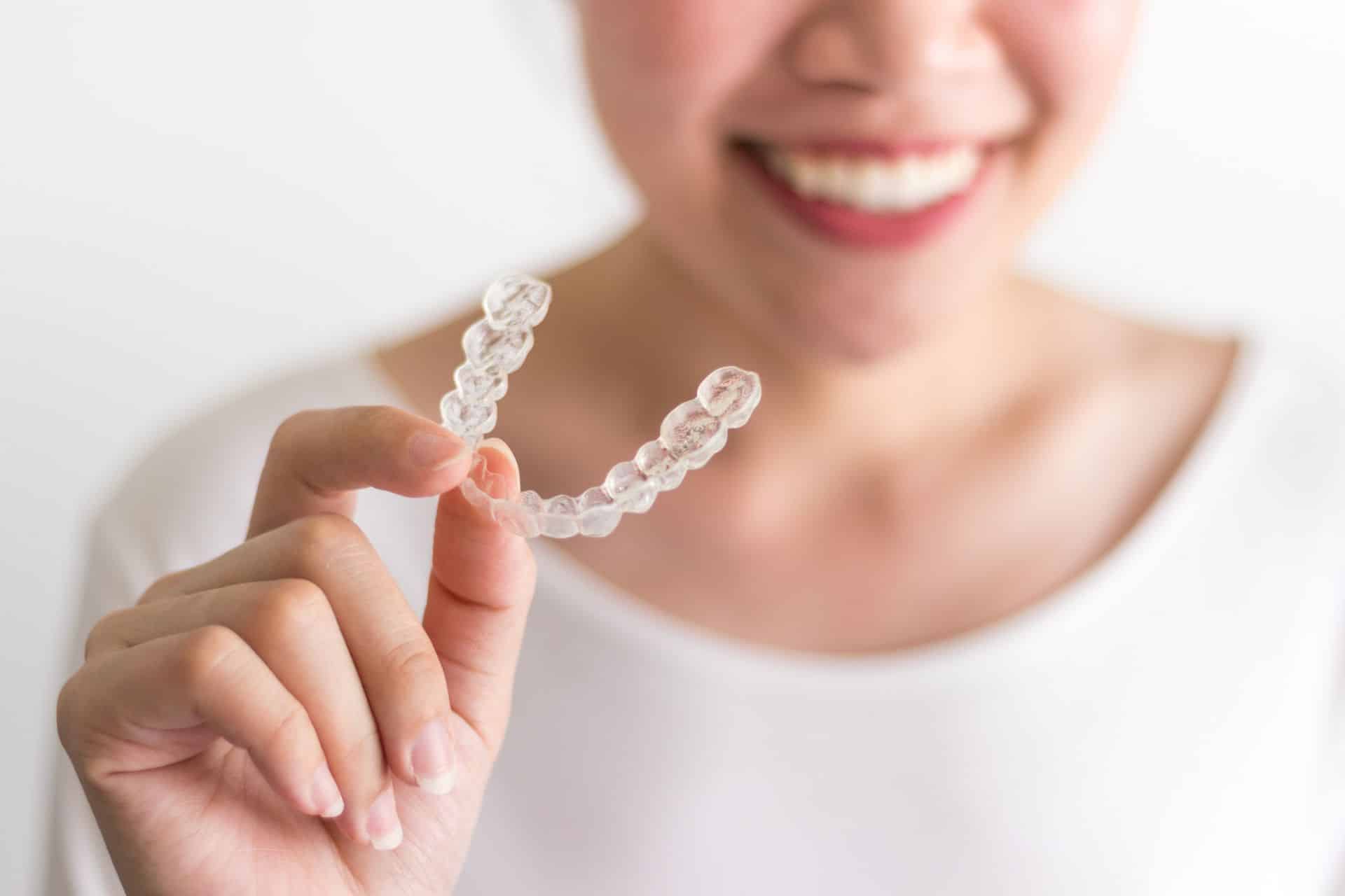 ¿Cómo sé si necesito ortodoncia o Invisalign? Ortodoncia Waddoups Murrieta y Corona, CA